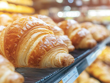 Supermarché : ce spécialiste en consommation alerte sur ce faux bon plan des “croissants offerts”