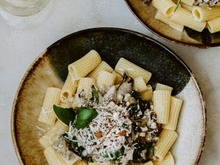Rigatoni aux quatre fromages et persil à l'ail