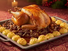 Dinde de Noël aux marrons, sa sauce aux morilles et ses pommes duchesse