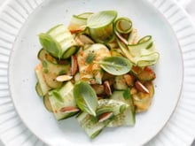 Nos 10 meilleures recettes de salades rafraîchissantes à faire avec du concombre