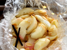 Papillotes de pêches aux amandes et à la vanille