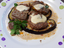 Charlotte d'Agneau aux aubergines et à la crème de poivrons