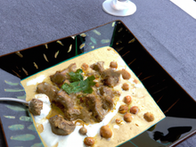 Curry d'agneau sauce au yaourt et cacahuète