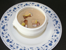 Velouté de champignons, toasts campagnards au foie gras mi cuit