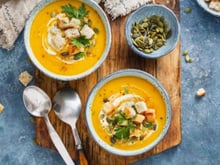 Velouté de carottes aux poireaux et au curry doux