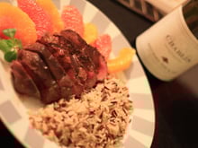 Magrets de canard marinés au gingembre et au café et ses suprêmes d'agrumes.