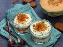 « Recette très rafraîchissante, à faire sans hésiter » : ce tiramisu au melon est notre meilleur dessert pour l’été !