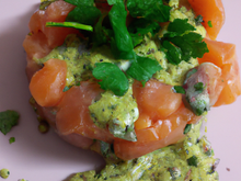 Tartare de saumon à la coriandre et émulsion d'huitres