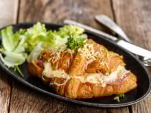Croissant jambon fromage