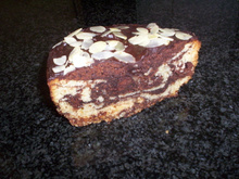 Gâteau marbé chocolat-vanille aux amandes