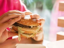 Big Mac : voici comment faire ce burger mythique chez vous grâce à la recette de ce gagnant de Top Chef !
