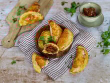 Chaussons feuilletés au boeuf haché et tomates