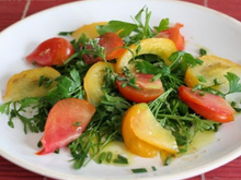 Salade de tomates au herbes et au gingembre