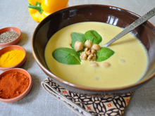 Velouté aux poivrons jaunes, cumin et pois chiches