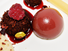 Cromesquis, chocolat Manjari et sorbet framboises poivrons rouges