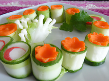 Rouleau concombre, carotte et surimi