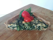 Quiche aux dès saumon et épinards à la crème