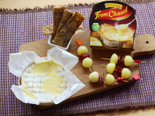 Mini brochettes pommes de terre et magret séché, faux crackers et From'Chaud
