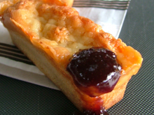 Mini cakes au pur brebis & confiture de cerises noires