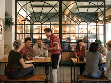 “Tout le monde a son téléphone sur soi” : ce restaurateur n’en peut plus et fait payer les réservations non respectées