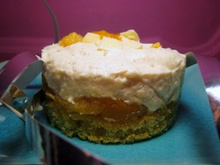 Gâteau à la mousse chocolat blanc - fève tonka et aux clémentines confites