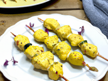 Brochette de blanc de poulet mariné au curry/miel façon des île