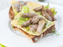 Tartine d'agneau aux asperges