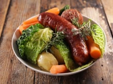 Potée de chou facile : le plat d’hiver qui réchauffe et cuit tout seul