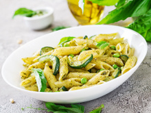 Penne aux courgettes petits pois et pesto