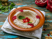 Tous en cuisine : Cyril Lignac partage sa recette de caviar d’aubergine, parfaite pour l’apéritif !