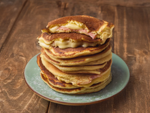 Simple, rapide et économique, cette recette de croque-pancakes jambon fromage va vous bluffer !