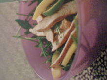 Salade de dinde grillée à la mangue