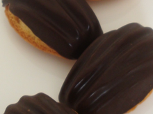 Mini madeleines en coques de chocolat