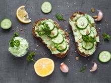 Tartine ricotta pesto