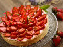 Tarte aux fraises : les astuces des pros pour éviter que les fraises ne rendent de l'eau et détrempent votre fond de tarte