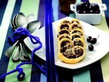 Palmiers à la Tomme de Savoie et à la tapenade