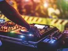 Vous allez adorer ce nouveau spot pour manger, danser et sortir entre amis !