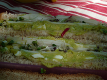 Sandwich à l'avocat et au surimi