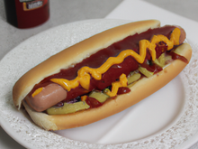 Hot-dog au ketchup amora