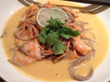 Soupe de crevettes et soba au lait de coco