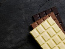 Quel chocolat contient le moins de lactose ?