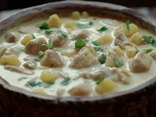 “Direction Tahiti” : Laurent Mariotte partage la recette du poulet Fafa, très simple à reproduire à la maison