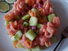 Tartare de saumon et concombre