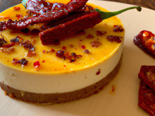 Cheesecake au poivron, chorizo et gelée de piment