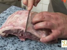 Découper une selle d'agneau