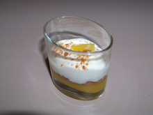 Espuma de chocolat blanc et son coulis de mangue