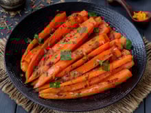 Cyril Lignac partage sa recette des carottes vichy au miel, un accompagnement gourmand et économique pour les fêtes !