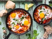 Comment improviser un fabuleux repas d'été avec de simples oeufs et du chorizo