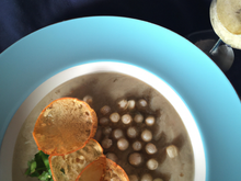 Velouté froid de cépes et son tartare aux perles De Jaeger