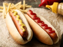 Manger un hot dog réduirait l’espérance de vie de 35 minutes